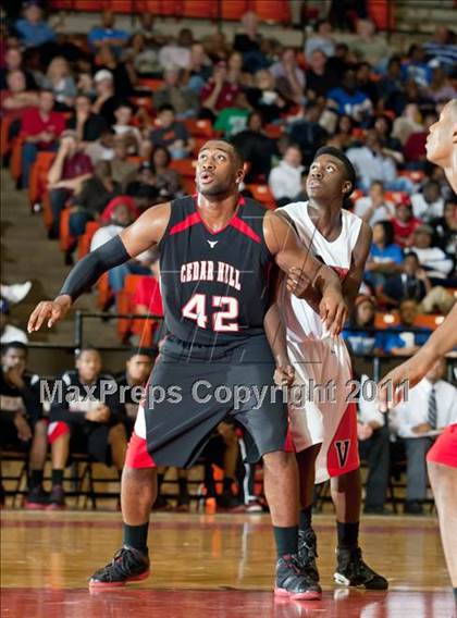 Thumbnail 2 in Bowie vs. Cedar Hill (5A Regional Semifinal Playoff) photogallery.