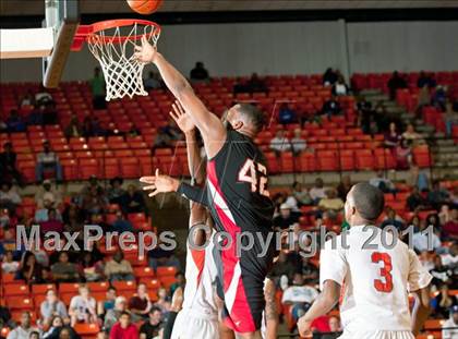 Thumbnail 1 in Bowie vs. Cedar Hill (5A Regional Semifinal Playoff) photogallery.