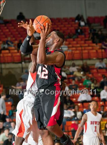Thumbnail 3 in Bowie vs. Cedar Hill (5A Regional Semifinal Playoff) photogallery.