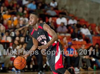 Thumbnail 3 in Bowie vs. Cedar Hill (5A Regional Semifinal Playoff) photogallery.