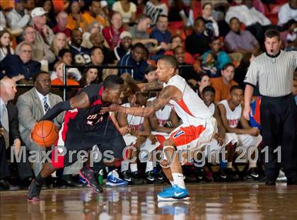 Thumbnail 2 in Bowie vs. Cedar Hill (5A Regional Semifinal Playoff) photogallery.