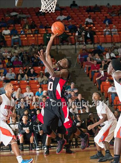 Thumbnail 1 in Bowie vs. Cedar Hill (5A Regional Semifinal Playoff) photogallery.