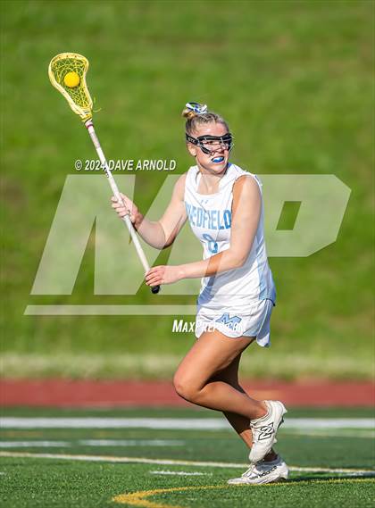 Thumbnail 2 in Medfield vs. Newburyport (MIAA Division 3 Final) photogallery.