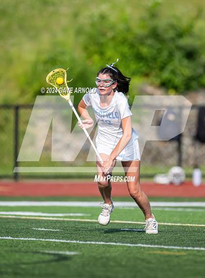 Thumbnail 2 in Medfield vs. Newburyport (MIAA Division 3 Final) photogallery.