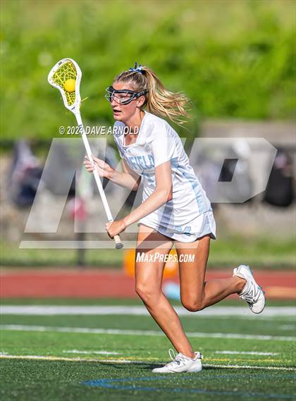 Thumbnail 2 in Medfield vs. Newburyport (MIAA Division 3 Final) photogallery.