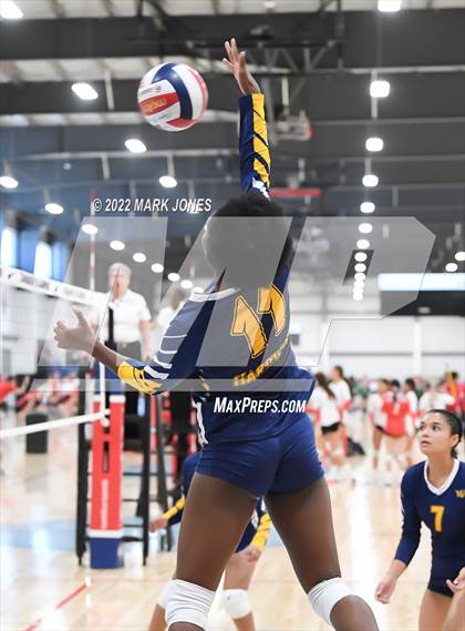 Thumbnail 1 in Vista vs. Moreno Valley (Nike TOC Southwest) photogallery.