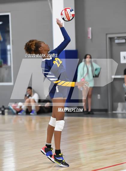 Thumbnail 1 in Vista vs. Moreno Valley (Nike TOC Southwest) photogallery.