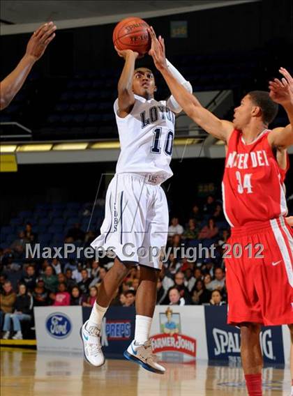 Thumbnail 3 in Mater Dei vs. Loyola (CIF SS D1AA Semifinal) photogallery.