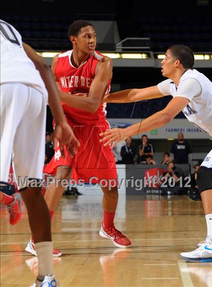 Thumbnail 1 in Mater Dei vs. Loyola (CIF SS D1AA Semifinal) photogallery.