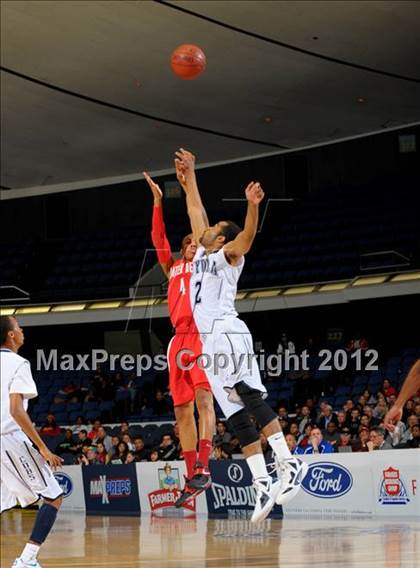 Thumbnail 3 in Mater Dei vs. Loyola (CIF SS D1AA Semifinal) photogallery.