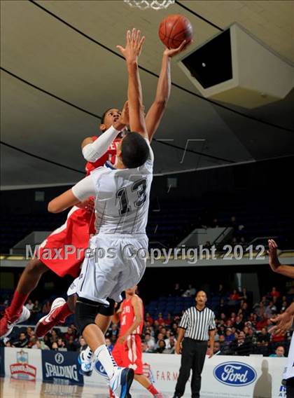 Thumbnail 3 in Mater Dei vs. Loyola (CIF SS D1AA Semifinal) photogallery.