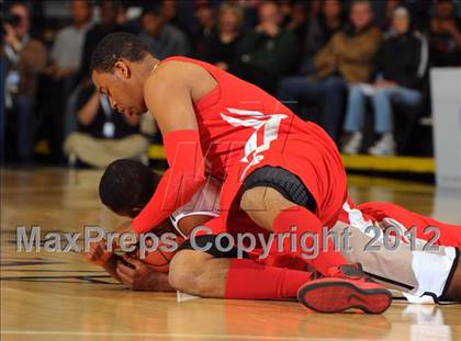 Thumbnail 3 in Mater Dei vs. Loyola (CIF SS D1AA Semifinal) photogallery.