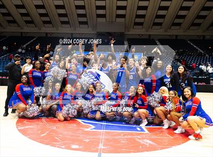Thumbnail 2 in Riverwood vs Alexander (GHSA 6A State Championship) photogallery.