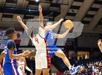 Thumbnail 1 in Riverwood vs Alexander (GHSA 6A State Championship) photogallery.