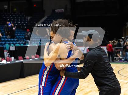 Thumbnail 3 in Riverwood vs Alexander (GHSA 6A State Championship) photogallery.