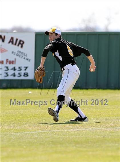 Thumbnail 1 in Crandall vs Rio Vista (Ferris Tournament) photogallery.