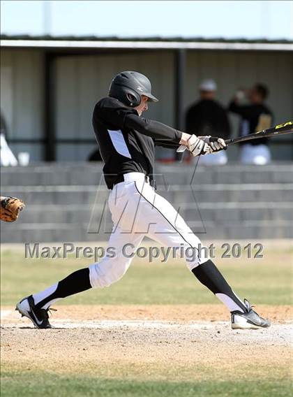 Thumbnail 2 in Crandall vs Rio Vista (Ferris Tournament) photogallery.