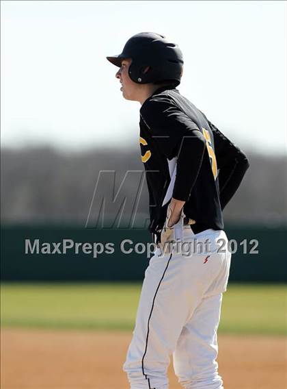 Thumbnail 3 in Crandall vs Rio Vista (Ferris Tournament) photogallery.
