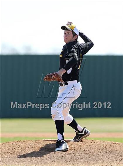Thumbnail 2 in Crandall vs Rio Vista (Ferris Tournament) photogallery.