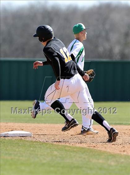 Thumbnail 3 in Crandall vs Rio Vista (Ferris Tournament) photogallery.