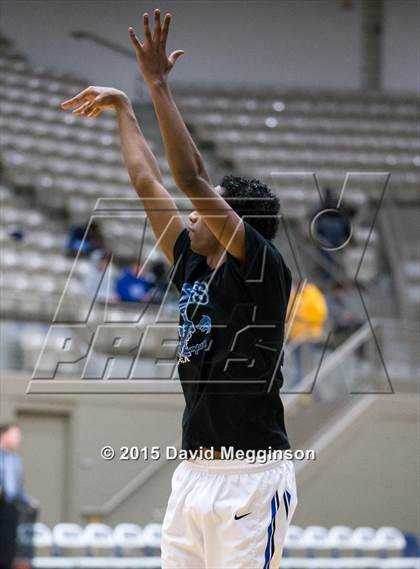 Thumbnail 1 in Plano West vs. Cedar Hill (UIL 6A Regional Quarterfinal Playoff) photogallery.