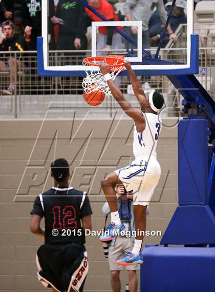 Thumbnail 3 in Plano West vs. Cedar Hill (UIL 6A Regional Quarterfinal Playoff) photogallery.