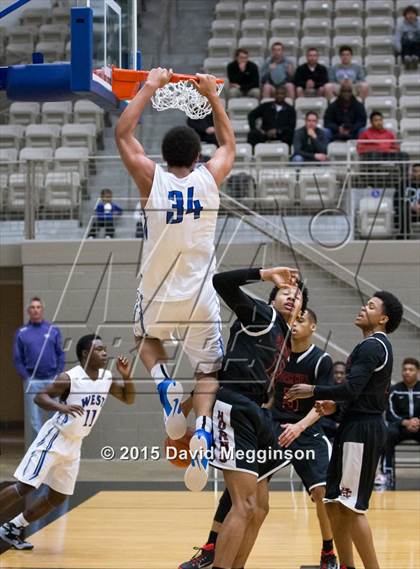 Thumbnail 3 in Plano West vs. Cedar Hill (UIL 6A Regional Quarterfinal Playoff) photogallery.