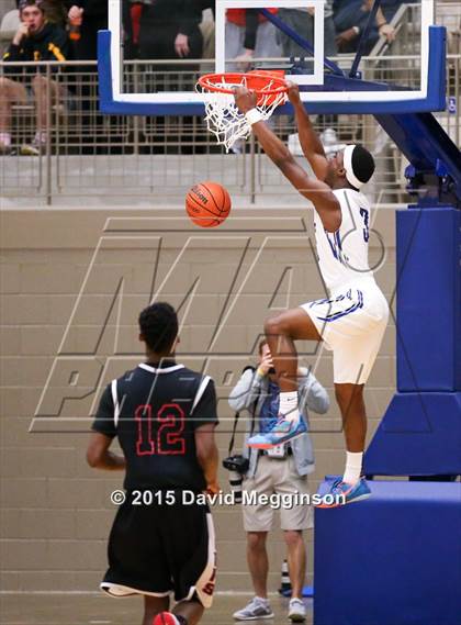 Thumbnail 1 in Plano West vs. Cedar Hill (UIL 6A Regional Quarterfinal Playoff) photogallery.
