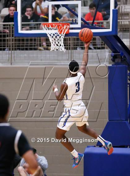 Thumbnail 2 in Plano West vs. Cedar Hill (UIL 6A Regional Quarterfinal Playoff) photogallery.