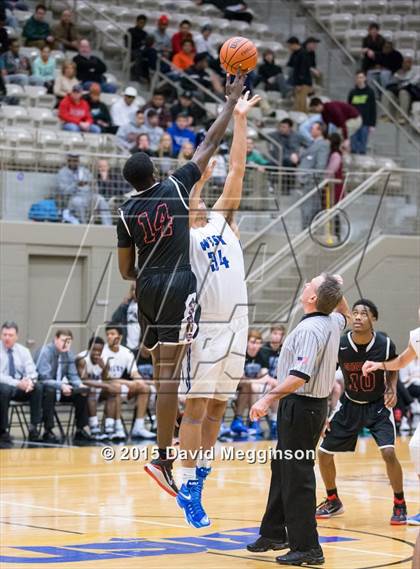 Thumbnail 3 in Plano West vs. Cedar Hill (UIL 6A Regional Quarterfinal Playoff) photogallery.