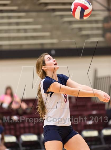 Thumbnail 2 in Madison vs. Roosevelt photogallery.