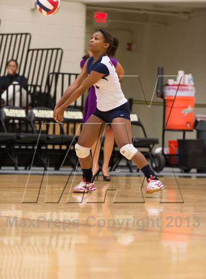 Thumbnail 3 in Madison vs. Roosevelt photogallery.