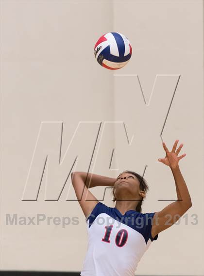 Thumbnail 3 in Madison vs. Roosevelt photogallery.