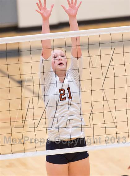 Thumbnail 3 in Madison vs. Roosevelt photogallery.