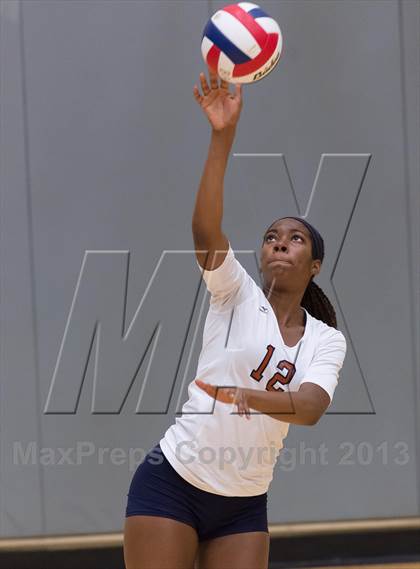 Thumbnail 2 in Madison vs. Roosevelt photogallery.