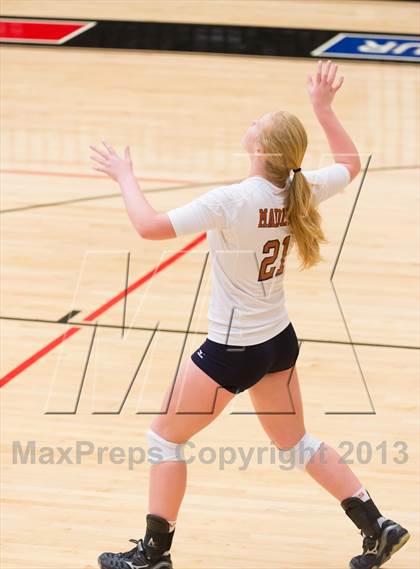 Thumbnail 2 in Madison vs. Roosevelt photogallery.