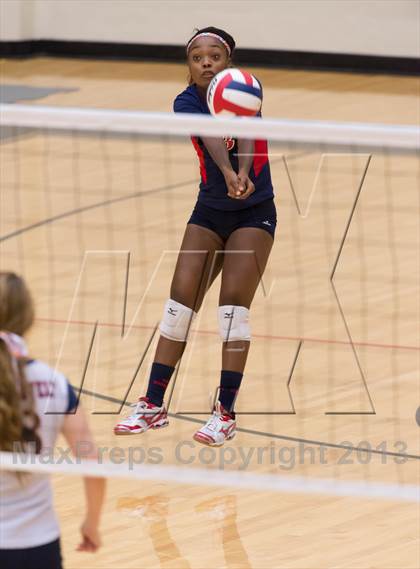 Thumbnail 1 in Madison vs. Roosevelt photogallery.