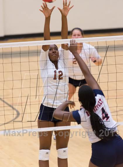 Thumbnail 2 in Madison vs. Roosevelt photogallery.