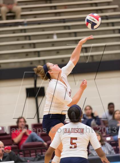 Thumbnail 3 in Madison vs. Roosevelt photogallery.