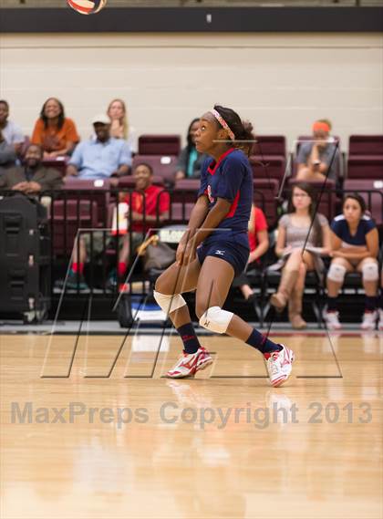Thumbnail 3 in Madison vs. Roosevelt photogallery.