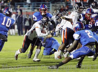 Thumbnail 2 in Serra vs. Chaminade (CIF SS Western Division Final) photogallery.