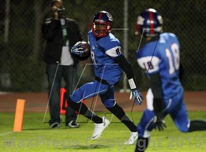 Thumbnail 2 in Serra vs. Chaminade (CIF SS Western Division Final) photogallery.