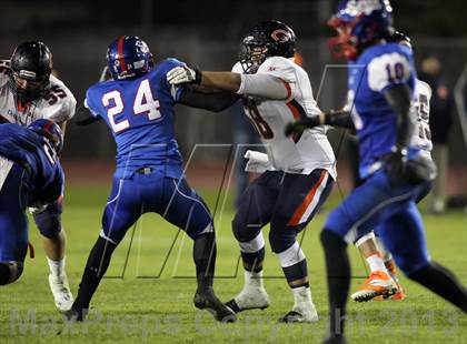 Thumbnail 2 in Serra vs. Chaminade (CIF SS Western Division Final) photogallery.