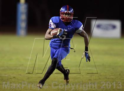 Thumbnail 3 in Serra vs. Chaminade (CIF SS Western Division Final) photogallery.