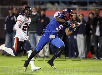 Thumbnail 3 in Serra vs. Chaminade (CIF SS Western Division Final) photogallery.
