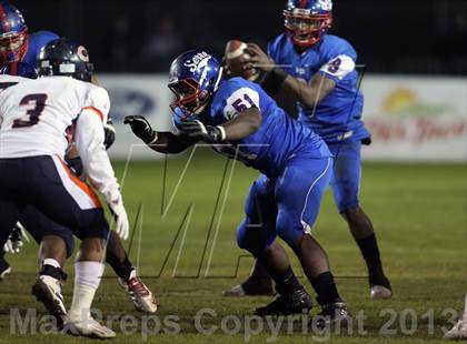 Thumbnail 3 in Serra vs. Chaminade (CIF SS Western Division Final) photogallery.
