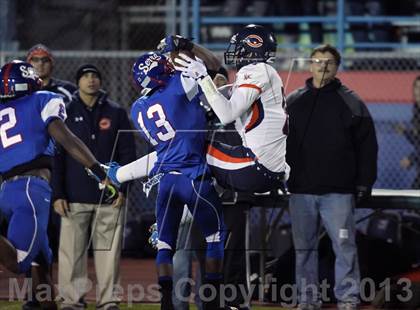 Thumbnail 3 in Serra vs. Chaminade (CIF SS Western Division Final) photogallery.