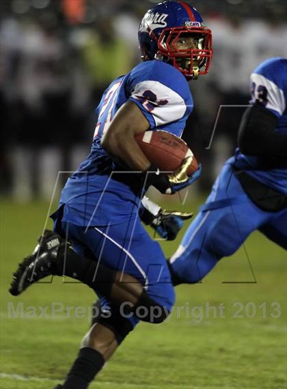 Thumbnail 3 in Serra vs. Chaminade (CIF SS Western Division Final) photogallery.