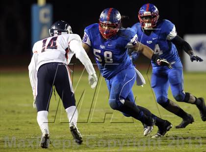 Thumbnail 2 in Serra vs. Chaminade (CIF SS Western Division Final) photogallery.