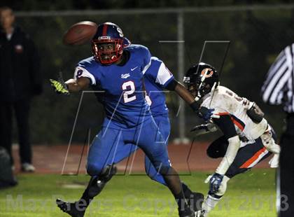 Thumbnail 3 in Serra vs. Chaminade (CIF SS Western Division Final) photogallery.